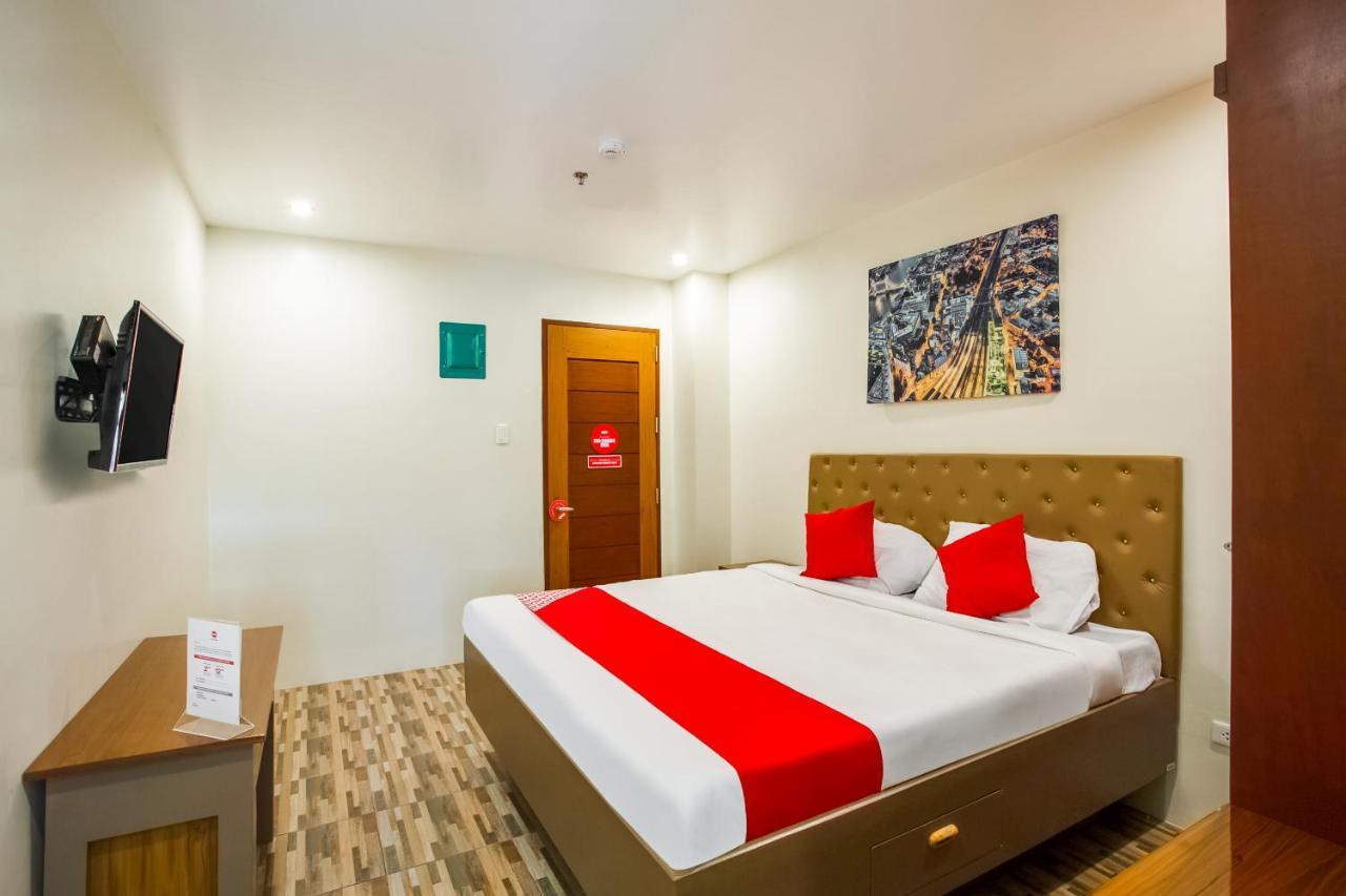 Oyo 421 Deck 360 Dormitel Hotel Davao Exterior photo